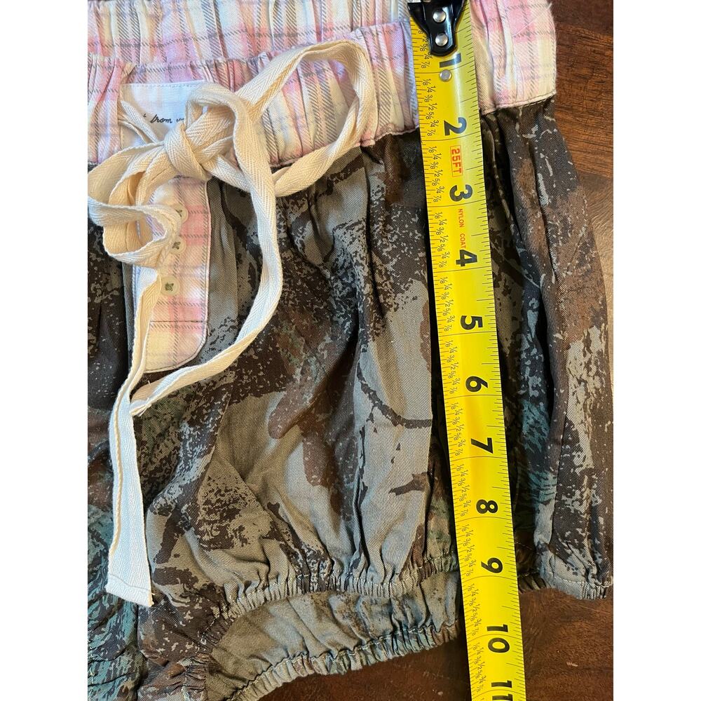Out From Under Urban Outfitters Camo Print Plaid Waist Bubble Shorts Size XS - Picture 5 of 6
